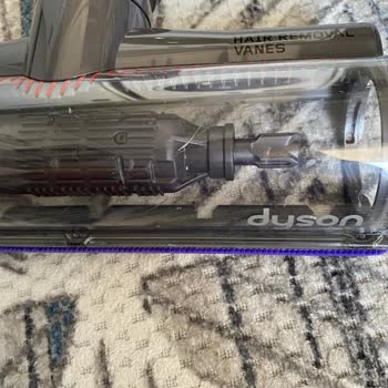 Dyson V12 Süpürgede Garanti Kapsamında Çatlama Ve Soyulma Sorunlarıma Çözüm Sunulmadı