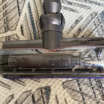 Dyson V12 Süpürgede Garanti Kapsamında Çatlama Ve Soyulma Sorunlarıma Çözüm Sunulmadı