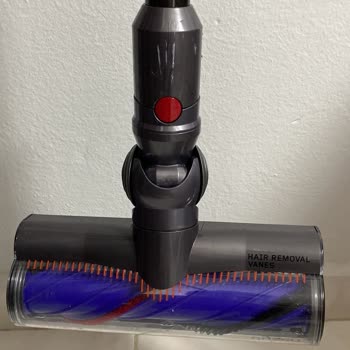 Dyson V12 Süpürgede Garanti Kapsamında Çatlama Ve Soyulma Sorunlarıma Çözüm Sunulmadı