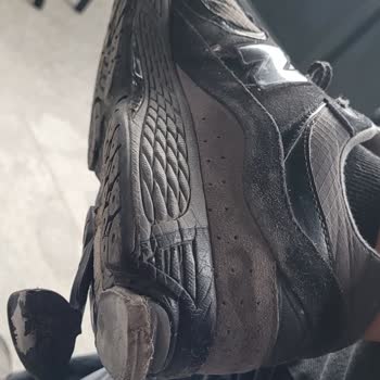 Yeni Alınan Ayakkabı Kısa Sürede Hasar Gördü, Mağduriyetimin Giderilmesini İstiyorum