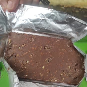 Hakmar Gıda Aldığım Çikolatada Kurt Çıktı, Market İlgisiz Kaldı Ve Para İadesi Yapılmadı