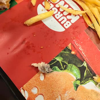 King Chicken Menüde Tekrarlayan Kemik Sorunu Ve İlgisiz Personel