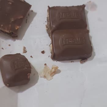 Aldığım Çikolatanın İçinden Silikon Parçası Çıktı Sağlığım Tehlikeye Girdi