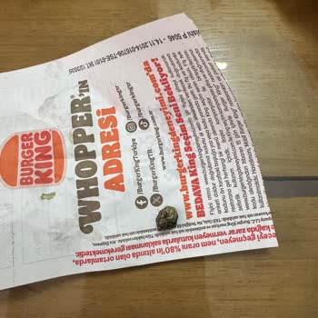 Hamburgerin İçinden Böcek Çıkması Ve Yetersiz Destek