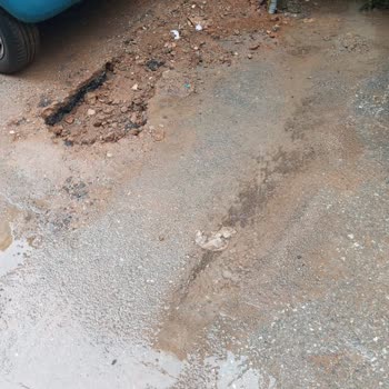 Elektrik Altyapı Çalışması Sonrası Yol Çökmesi Ve Evde Su Baskını Riski