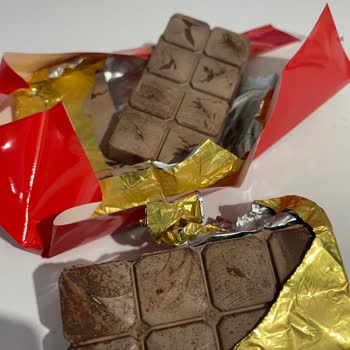 Taze Olmayan Çikolata Hayal Kırıklığı Yarattı, Değişim Talep Ediyorum