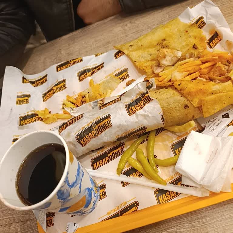Kasap Döner Vialand Şubesinde Çiğ Tavuk ve Bayat Patatesle Kötü Deneyim