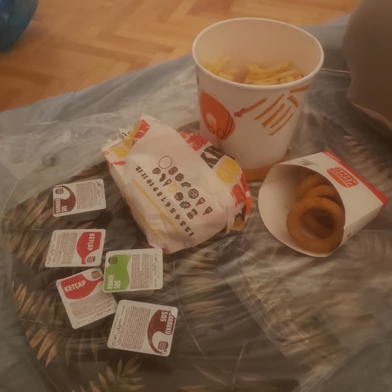 Burger King Siparişimde Eksik Ürün Ve İlgisiz Müşteri Hizmeti Mağduriyeti