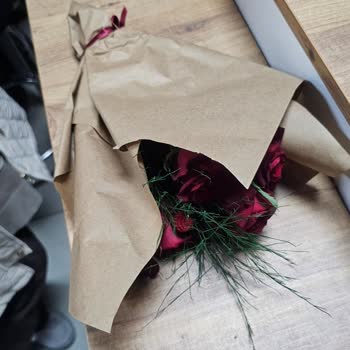 Hayal Kırıklığı Yaratan Kalitesiz Çiçek Ve Yetersiz Müşteri Hizmeti