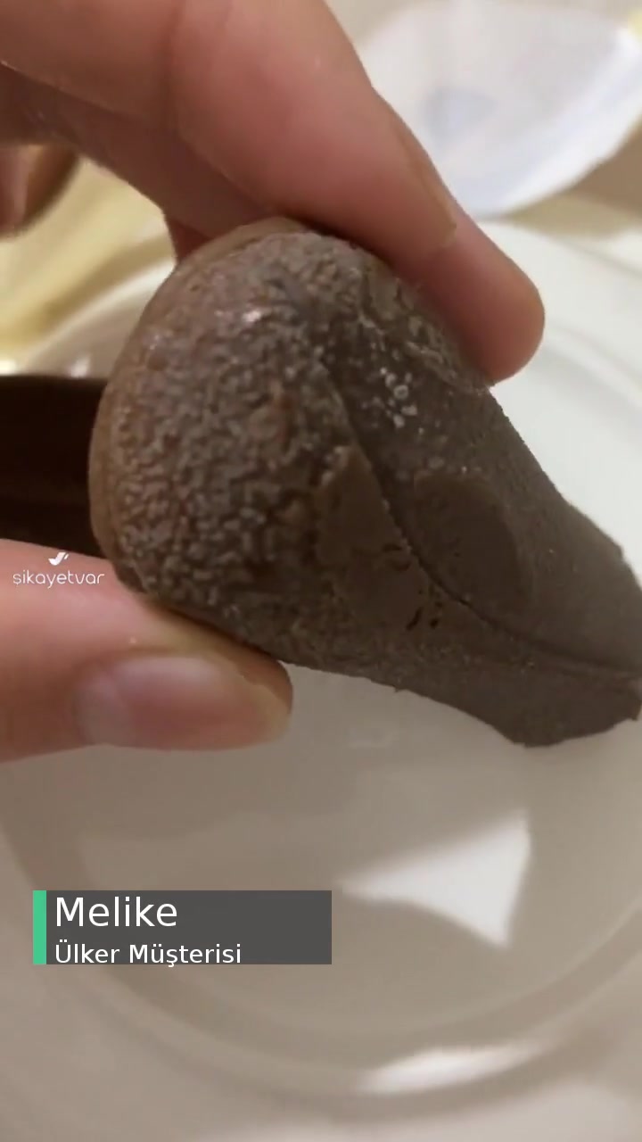 Ülker Son Kullanım Tarihi Geçmediği Halde Küflü Çikolata videonun kapak resmi