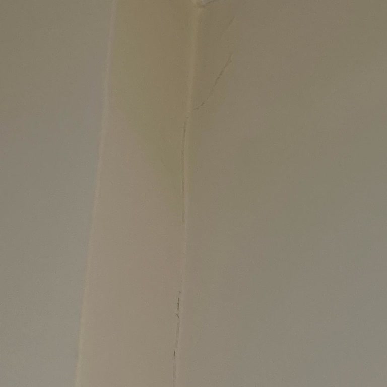 Deprem Sonrası Oluşan Çatlaklar Ve Güvenlik Endişemiz Dikkate Alınmıyor