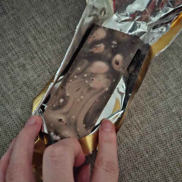 Aldığım Vince Çikolatalar Bayat Ve Bozuk Çıktı, Ücret İadesi Veya Değişim Talep Ediyorum