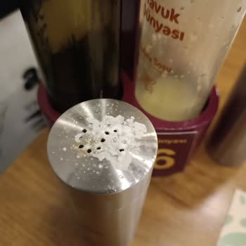 Biga Tavuk Dünyası Şubesinde Temizlik Ve Servis Sorunu