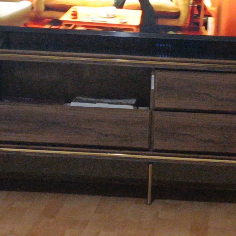 4 Ay Boyunca Eksik Parça Teslim Edilmeyen TV Ünitesi Ve İlgisiz Mağaza