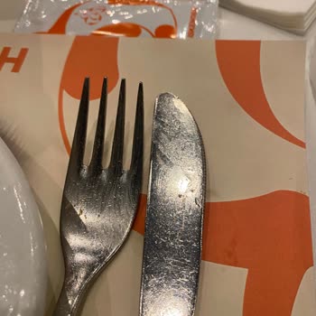 HD İskender'de Kirli Çatal Bıçaklarla Hijyen Sorunu Yaşadım