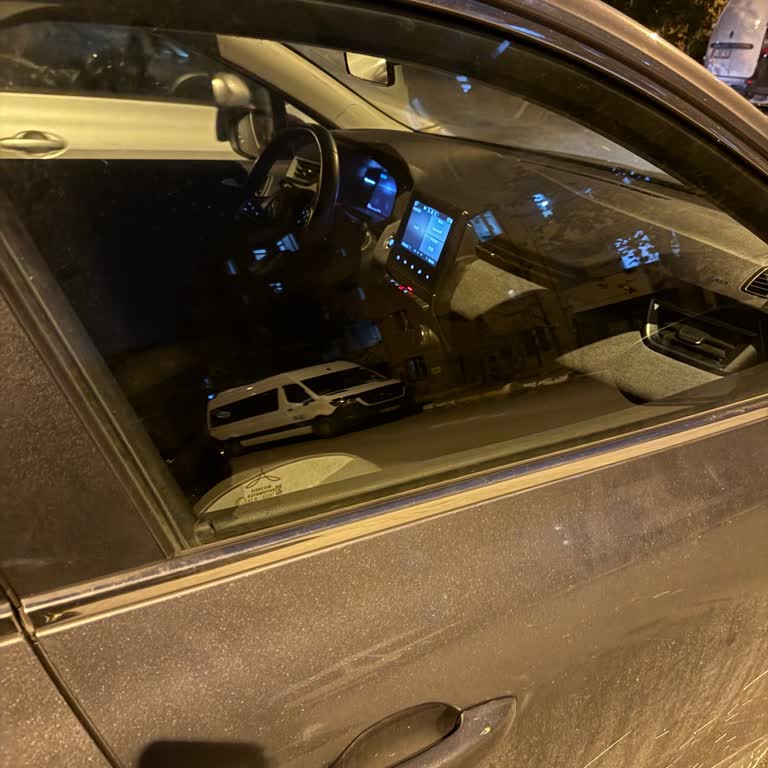 Araç Ekranının Kapanmaması Ve Müşteri Hizmetlerinden Yanıtsız Kalınması