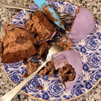 Sağlıksız Ve Hijyensiz Pasta Satışı, İlgisiz Mağaza Yetkilileri