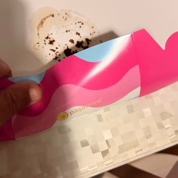 Sağlıksız Ve Hijyensiz Pasta Satışı, İlgisiz Mağaza Yetkilileri