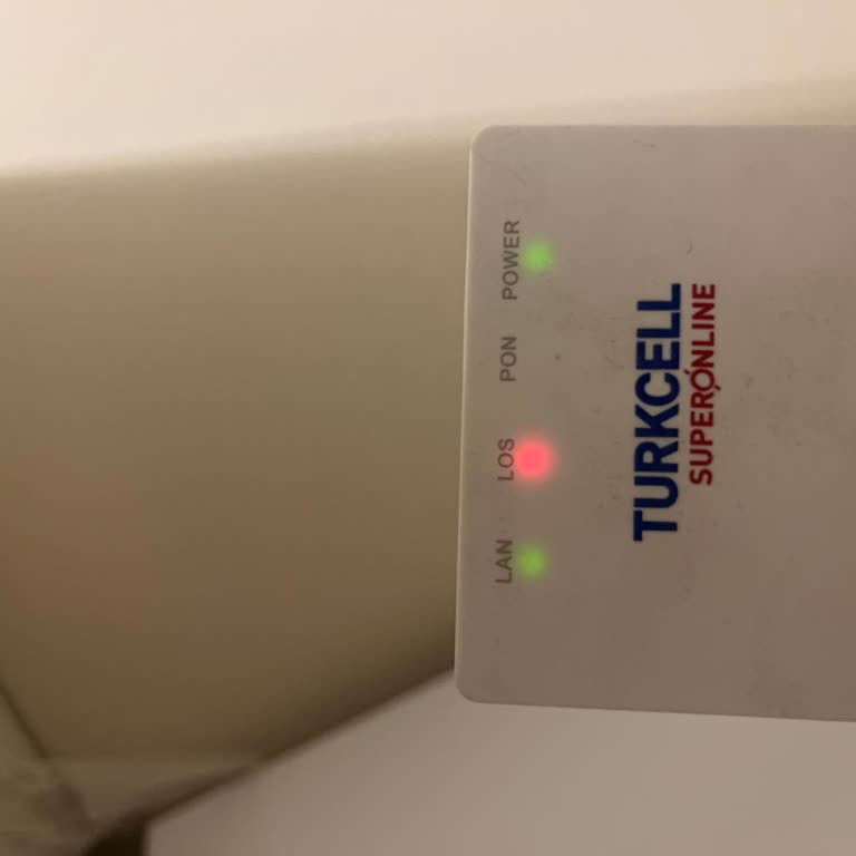 Akatlar'da Günlerdir Süren Fiber İnternet Kesintisi Mağduriyet Yaratıyor