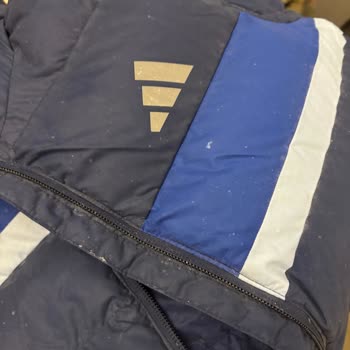 Yıkama Sonrası Adidas Çocuk Montunda Lekeler Oluştu, İade Talebime Dönüş Yapılmadı