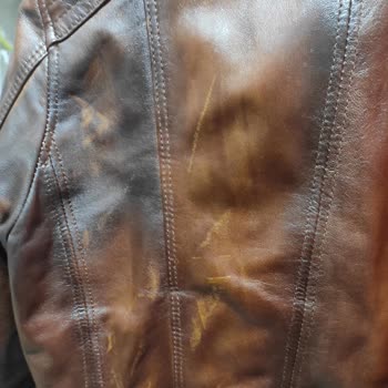 Kısa Sürede Deforme Olan Mont İçin Değişim Talebi Ve Mağaza İlgisizliği