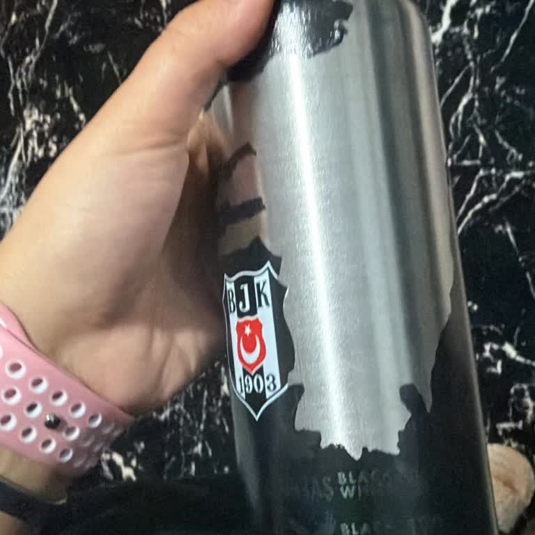 Yeni Alınan Çelik Suluk İlk Yıkamada Desenleri Soyuldu