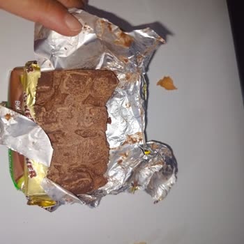 Aldığım Çikolatanın Tadı Ve Görüntüsü Farklı, Müşteri Hizmetlerinden Dönüş Alamadım