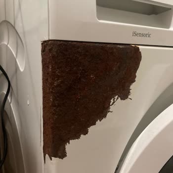 Çamaşır Makinemin Dış Cephesi Paslandı Ve Kapağı Kapanmıyor