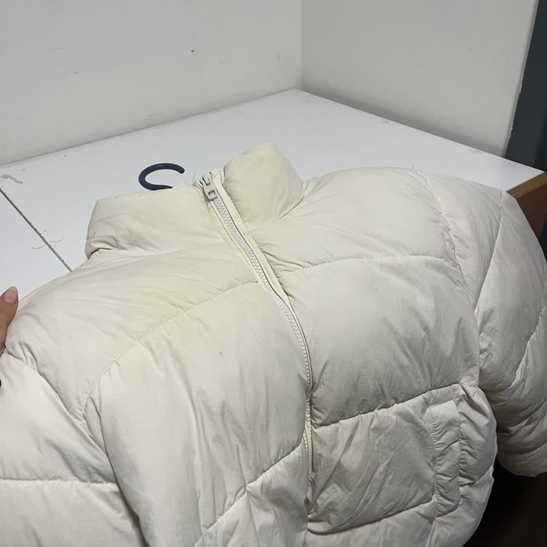 İlk Giyişte Beyaz Montta Kalıcı Sararma Sorunu Ve Çözüm Talebi