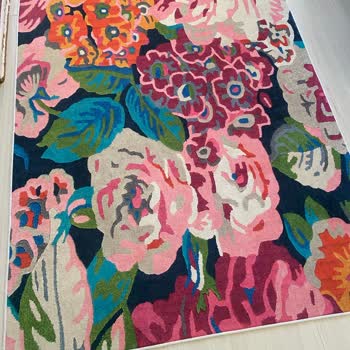 Aynı Siparişte Alınan Halılardan Birinde Kullanım Sorunu