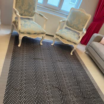 Aynı Anda Alınan İki Halıdan Biri Kısa Sürede Bozuldu, Muhatap Bulamıyorum