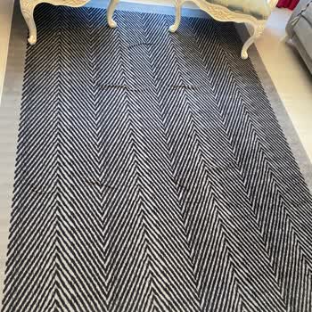 Aynı Anda Alınan İki Halıdan Biri Kısa Sürede Bozuldu, Muhatap Bulamıyorum