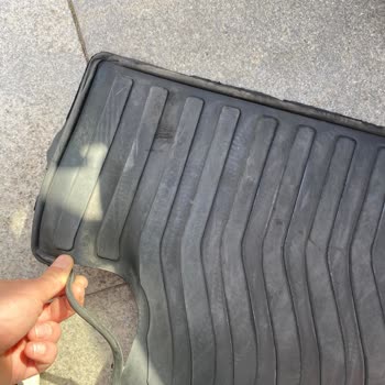 Renault Clio 5 Paspaslarında Erken Yırtılma Ve Garanti Desteği Sorunu