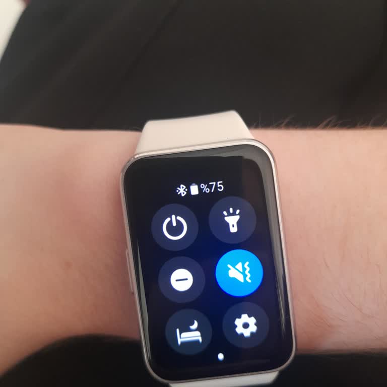 Samsung Galaxy Fit 3 Akıllı Saatin Şarjı Hızla Bitiyor, Değişim Talebim Var