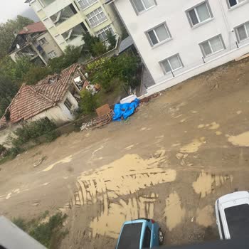 Asfalt Eksikliği Yüzünden Yol Bataklığa Döndü, Mağduruz!