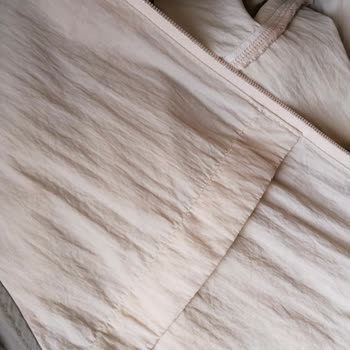 Yıkama Sonrası Lekelenen Yağmurluk Ve Tekrar Eden Ürün Sorunları