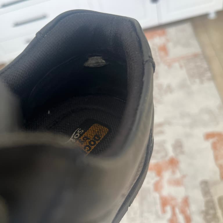 Kısa Sürede Renk Atan Ve Yırtılan Ayakkabıya Değişim Reddi