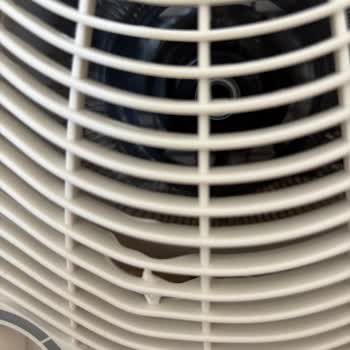 Elektrikli Isıtıcı Fanın Plastik Izgaraları Eriyor, Güvenlik Riski Oluştu