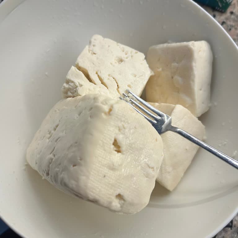 Bozuk Ve Acı Peynir Nedeniyle Mağduriyet Yaşıyorum