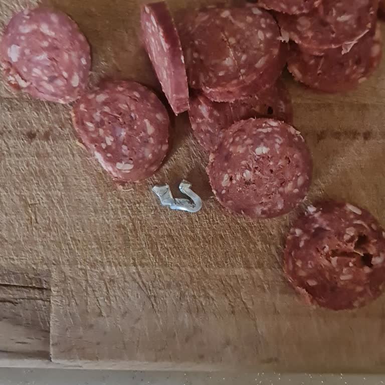 Namet Sucukta Metal Parça Buldum, Gıda Güvenliği Riski Yaşadım