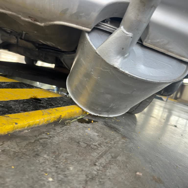 Tüvtürk Muayenesi Sırasında Aracımda Oluşan Hasar İçin Çözüm Sunulmadı