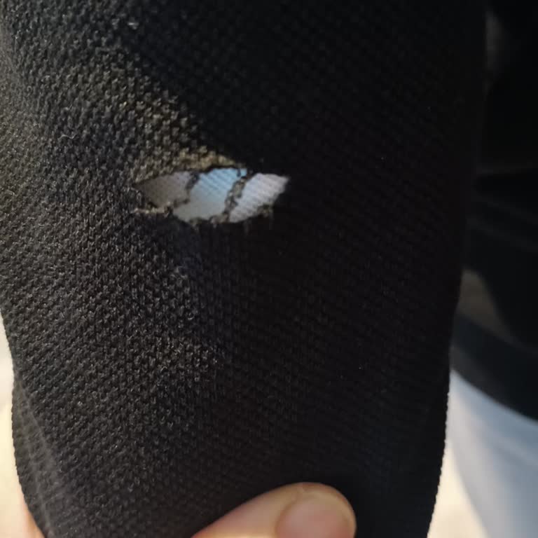 Satın Aldığım Hırka Kısa Sürede Deforme Oldu, Mağaza Ulaşılmıyor