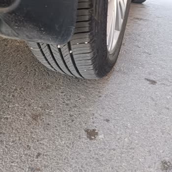 Fremdkörper im Reifenprofil und fehlende Lösung trotz Garantie bei Kumho Carugen