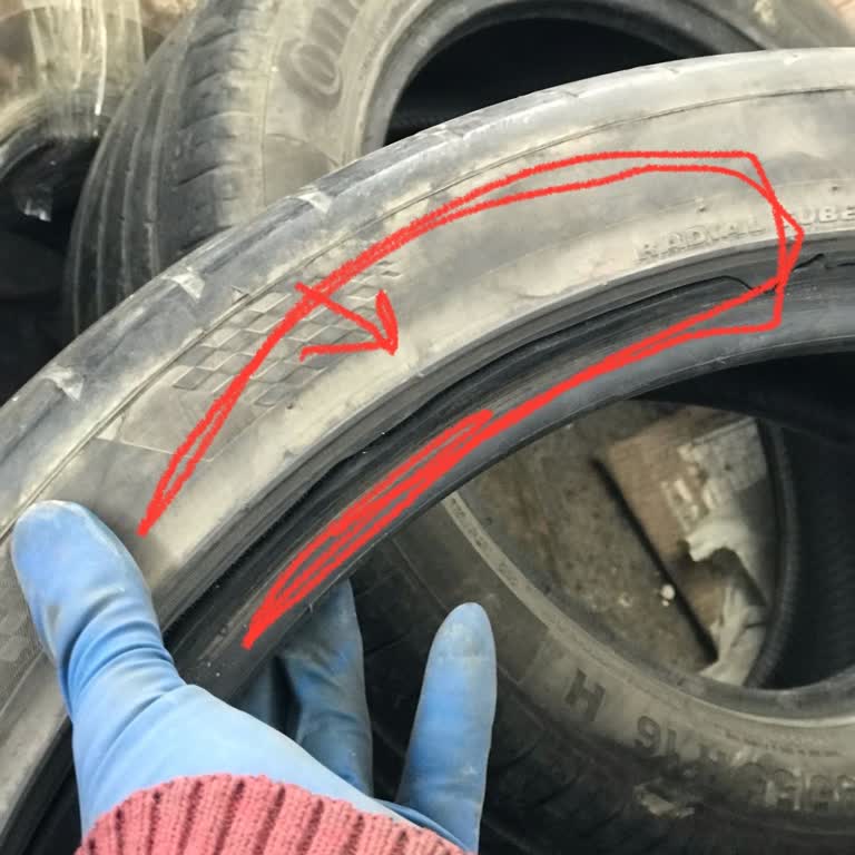 Risse an neuen Kumho-Reifen und verweigerte Rückerstattung