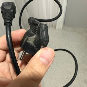 Lenovo Servis Sonrası Kirli Kablo Gönderimi Ve Kablo Değişiminde Zorluk!