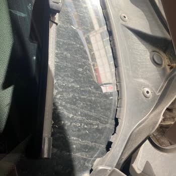 BMW Aracımın Silecek Altı Kauçuk Parçası Kendiliğinden Parçalandı