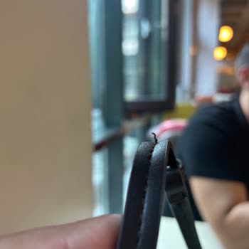 Zara Çantada Tüylenme Sorunu Ve İletişimsizlik