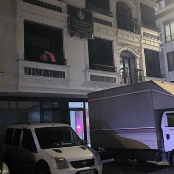 Kaldırımda Araç Parkı Nedeniyle Güvenlik Riski Ve Cevapsız Kalan Talep