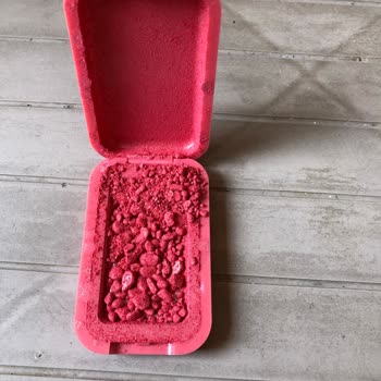 Hediye Olarak Aldığım Makyaj Ürünü Kırık Çıktı Müşteri Hizmetleri Çözüm Sunmuyor