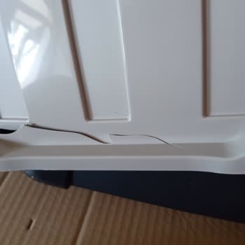 Kırık Gelen Kedi Tuvaleti Ve Yetersiz Müşteri Desteği Nedeniyle Mağduriyet